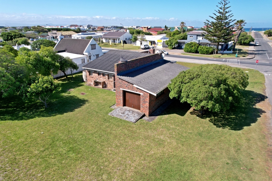 4 Bedroom Property for Sale in Struisbaai Western Cape